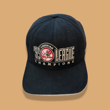 Load image into Gallery viewer, New York Yankees Snapback
